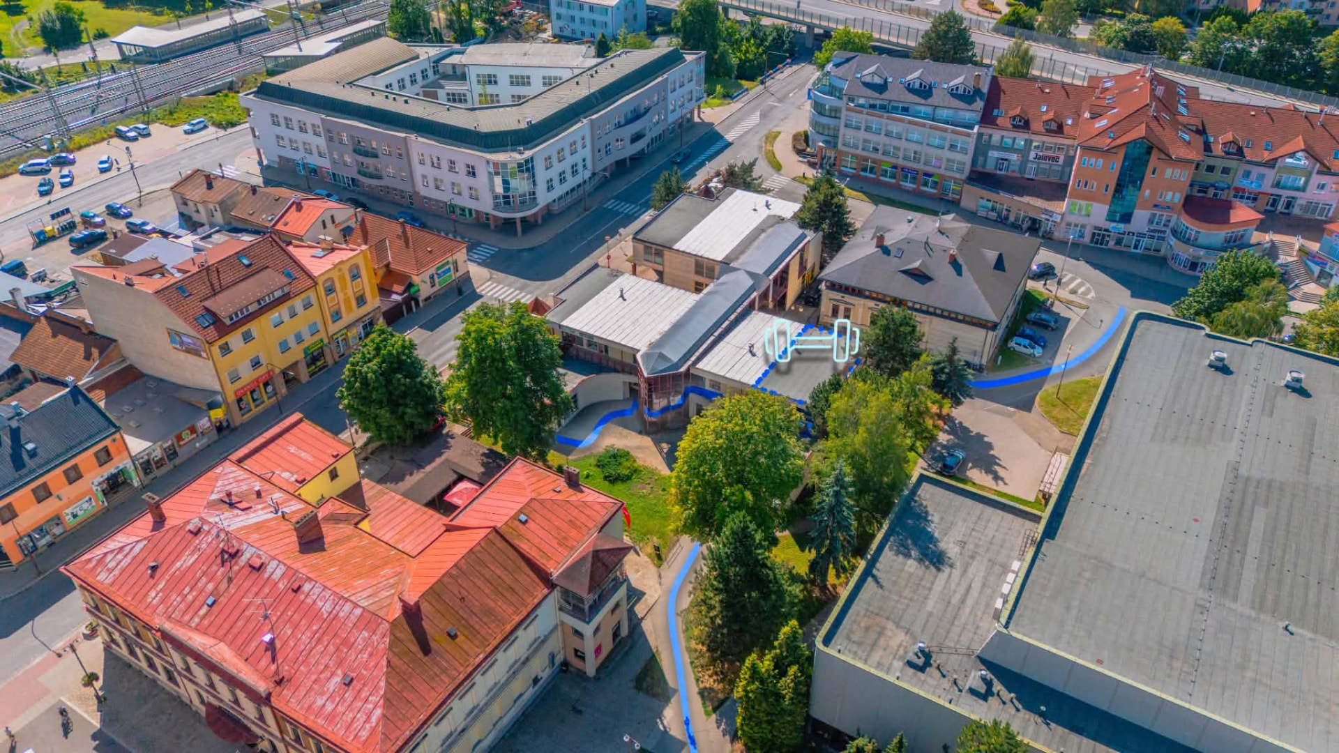 Letecký pohled na centrum Vsetína s vyznačenou polohou MySpace GYM